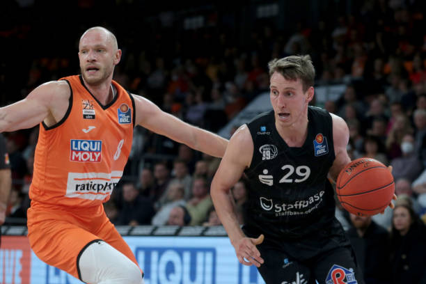 对申花球员 对申花球员