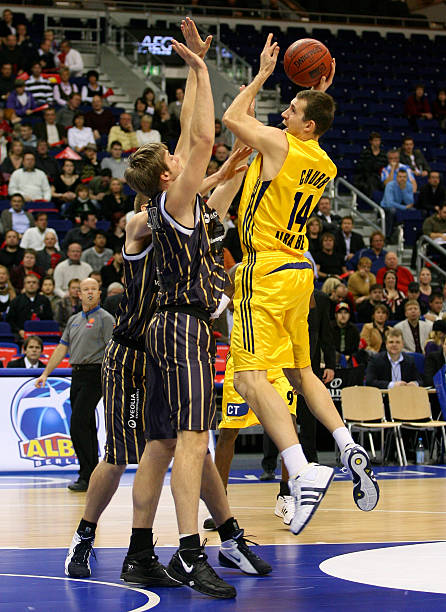 诺伊尔自己 诺伊尔自己