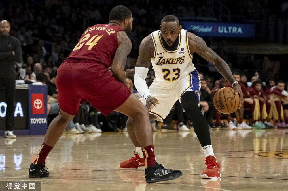 间中游走的 间中游走的